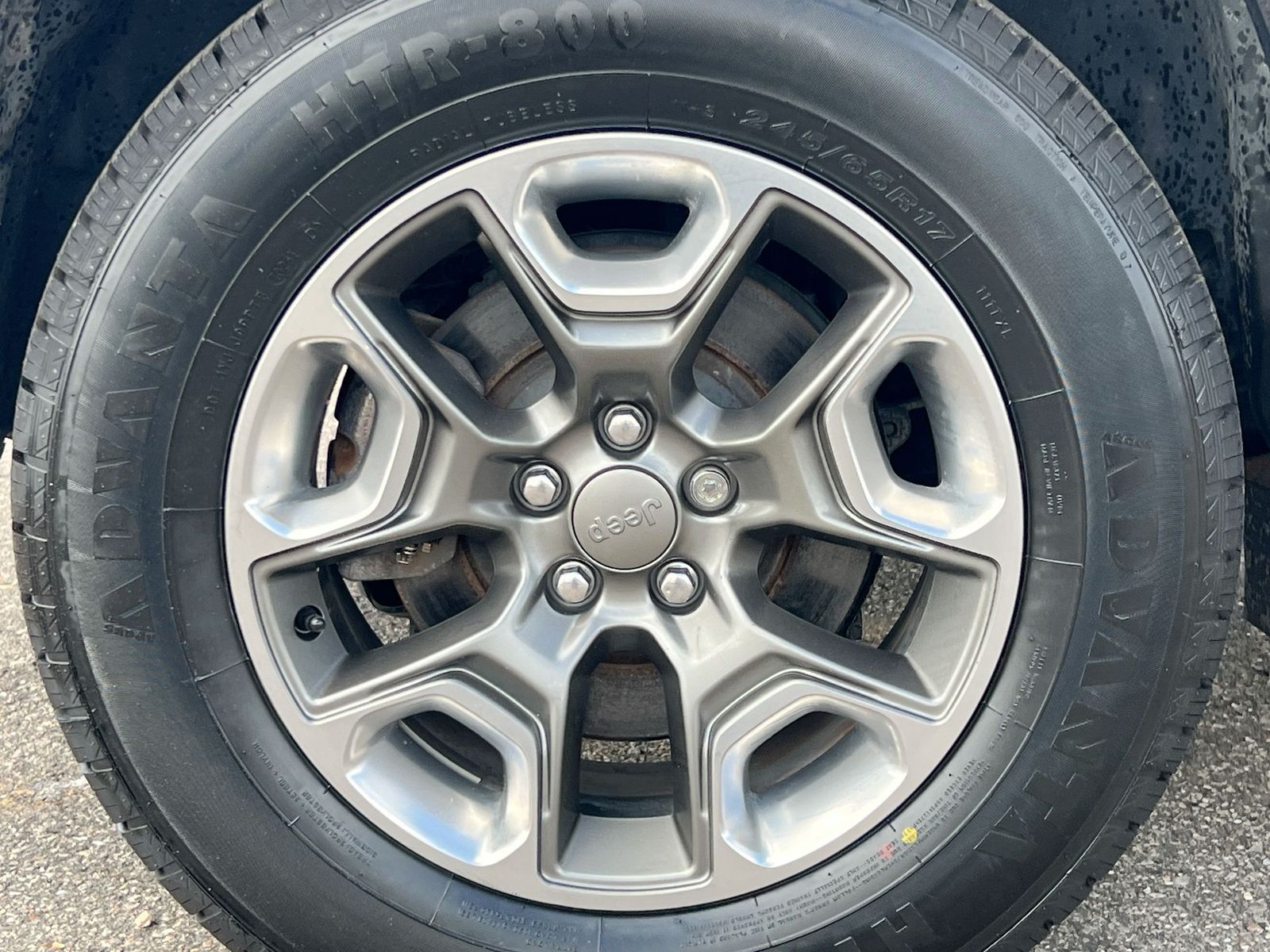 Thumbnail: 2019 Jeep Cherokee - 14