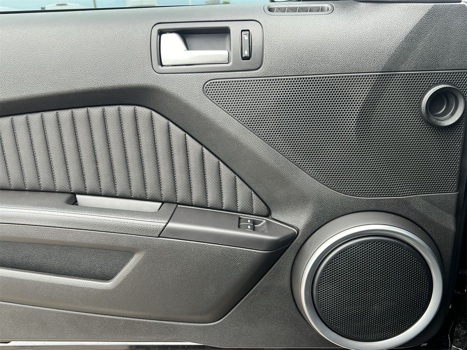 Thumbnail: 2014 Ford Mustang - 29