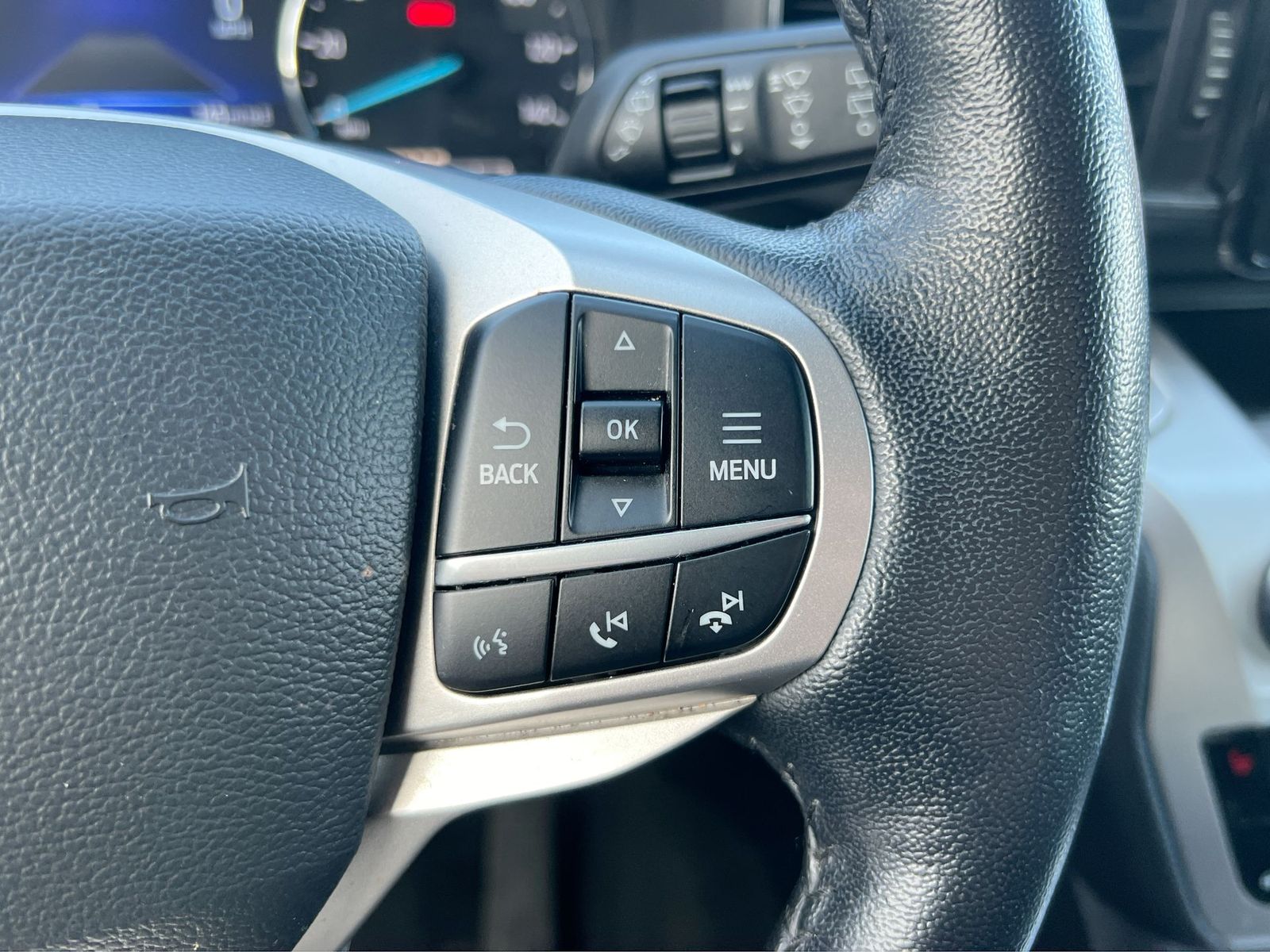 Thumbnail: 2022 Ford Explorer - 24