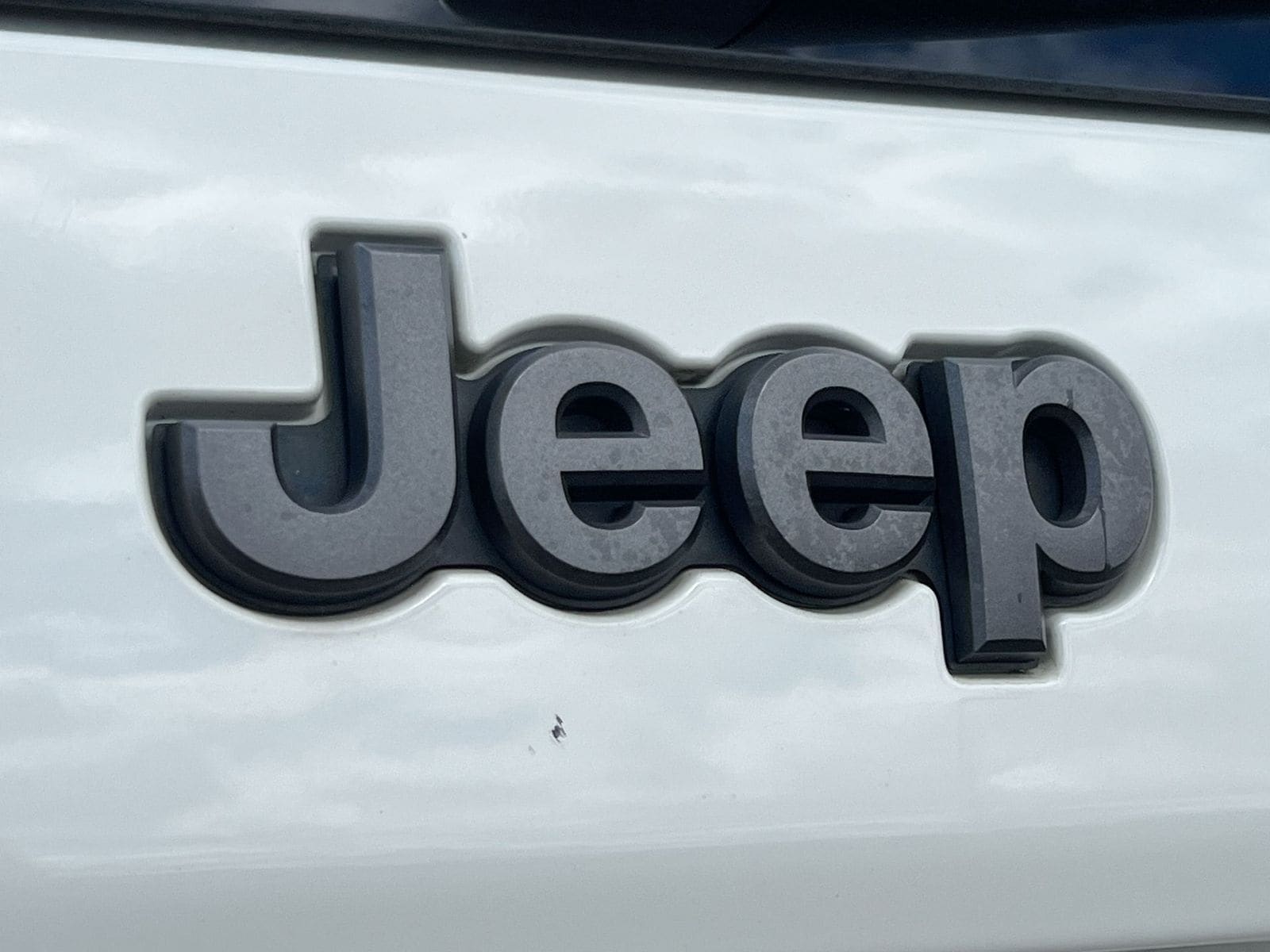 Thumbnail: 2019 Jeep Cherokee - 12