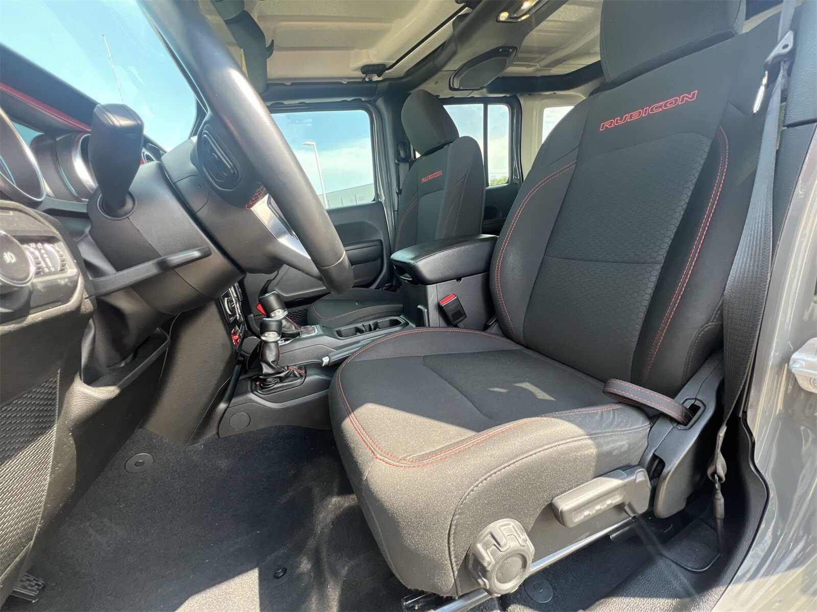 Thumbnail: 2022 Jeep Wrangler - 16