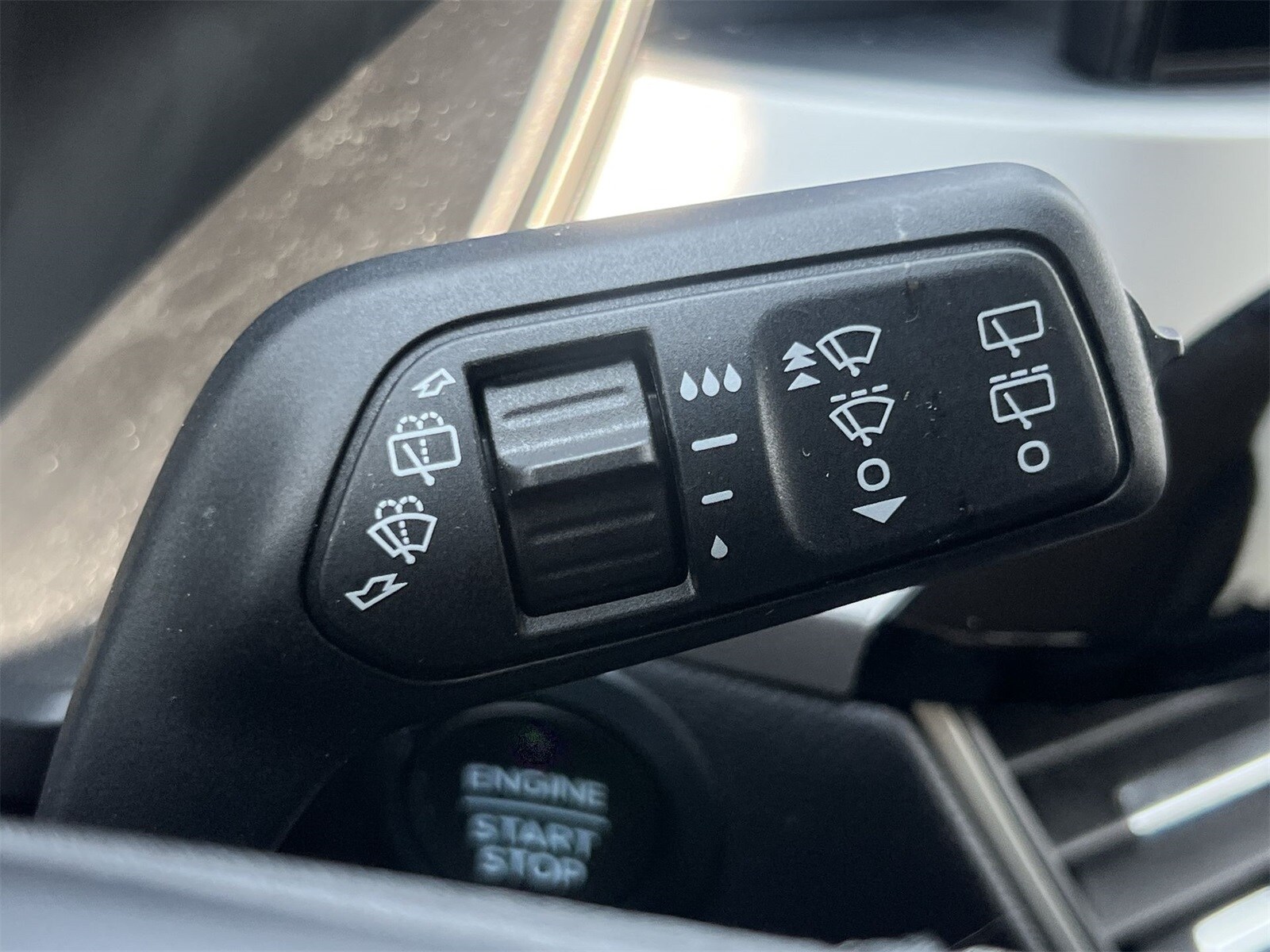 2020 Ford Escape SEL 25