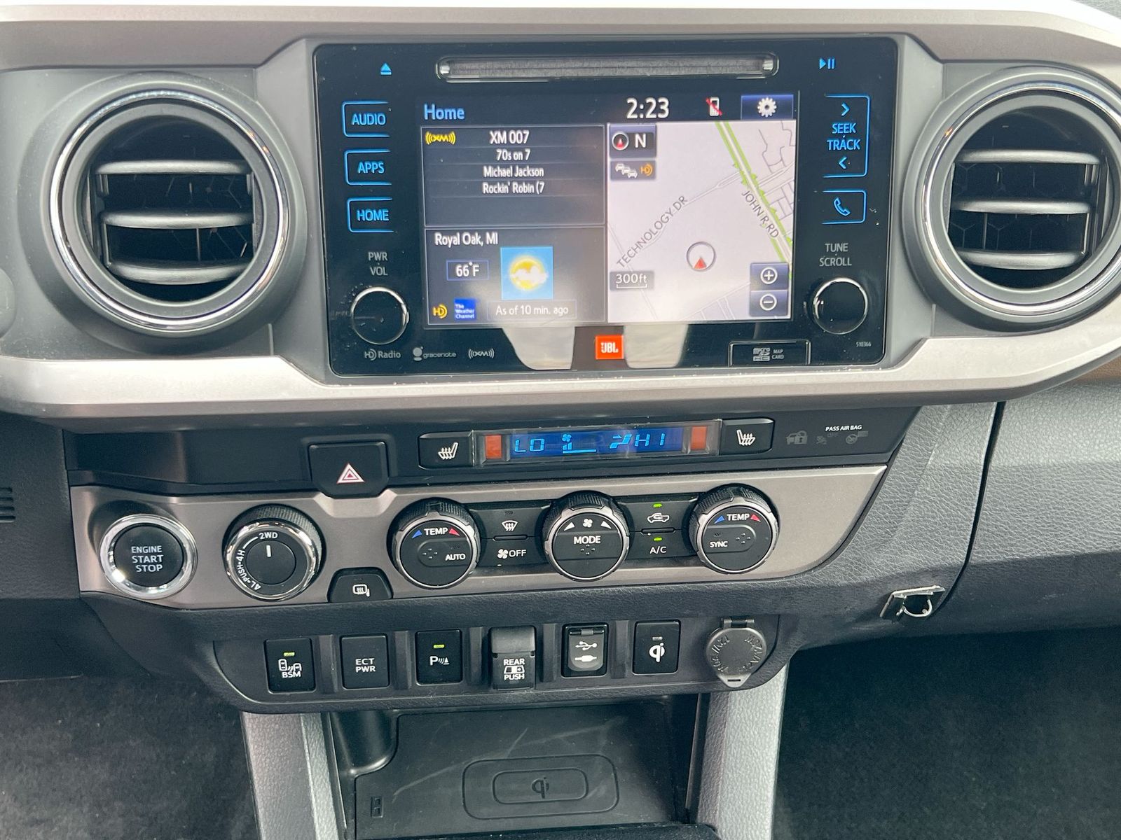 Thumbnail: 2019 Toyota Tacoma - 27
