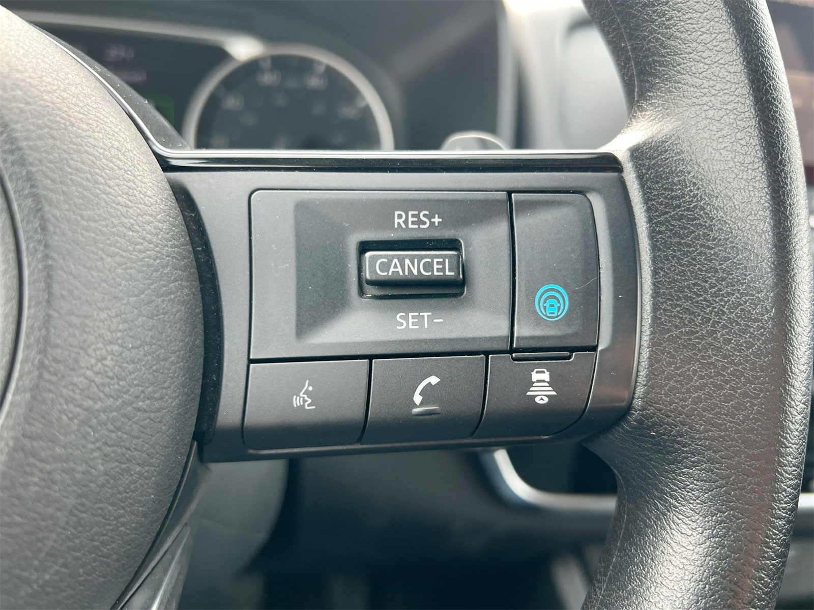 Thumbnail: 2023 Nissan Rogue - 24