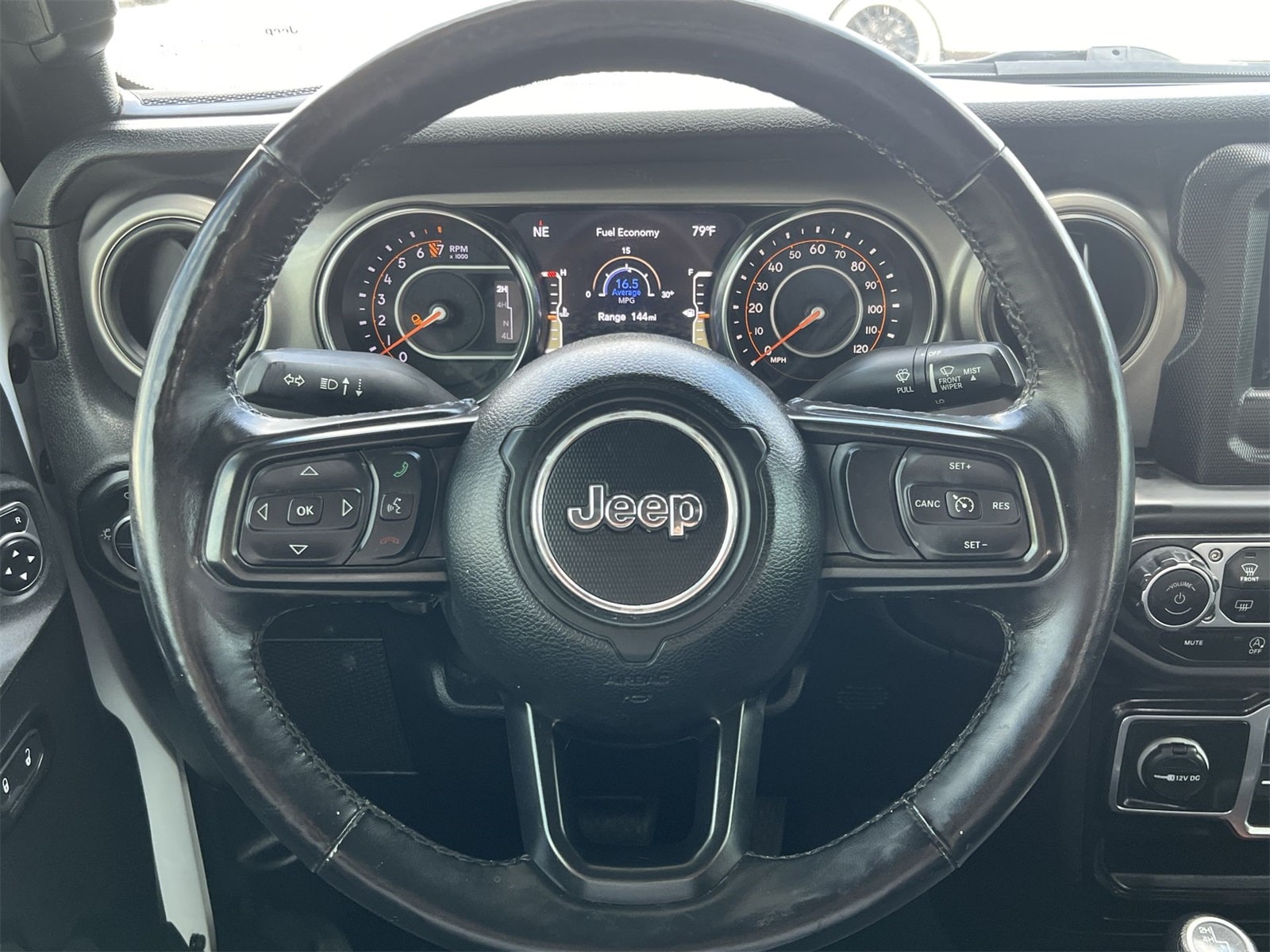 Thumbnail: 2020 Jeep Gladiator - 23