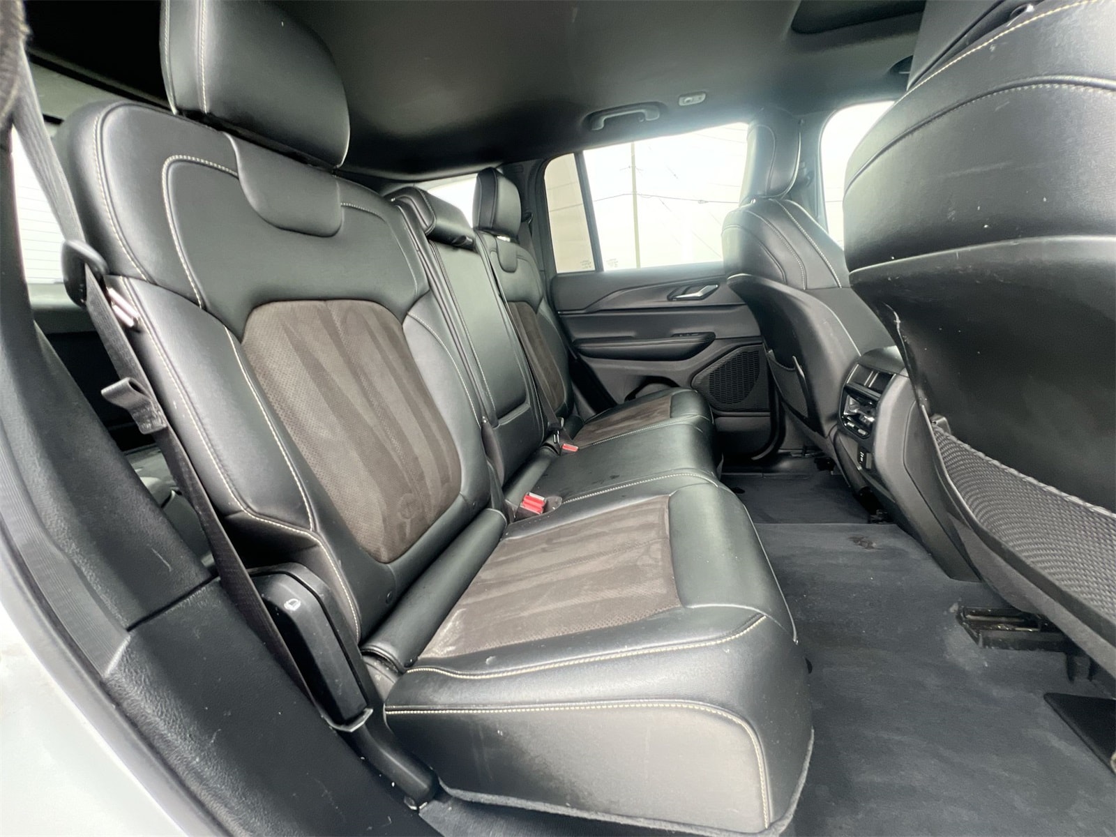 Thumbnail: 2023 Jeep Grand Cherokee - 20