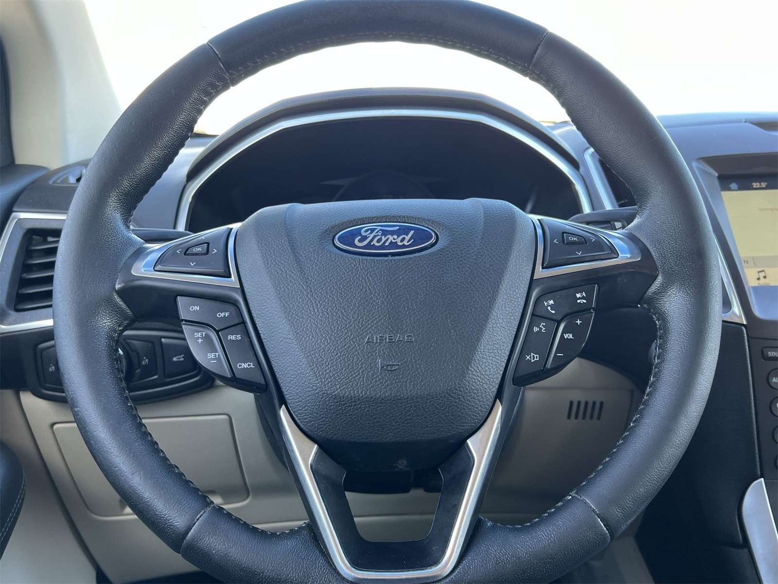 Thumbnail: 2018 Ford Edge - 22