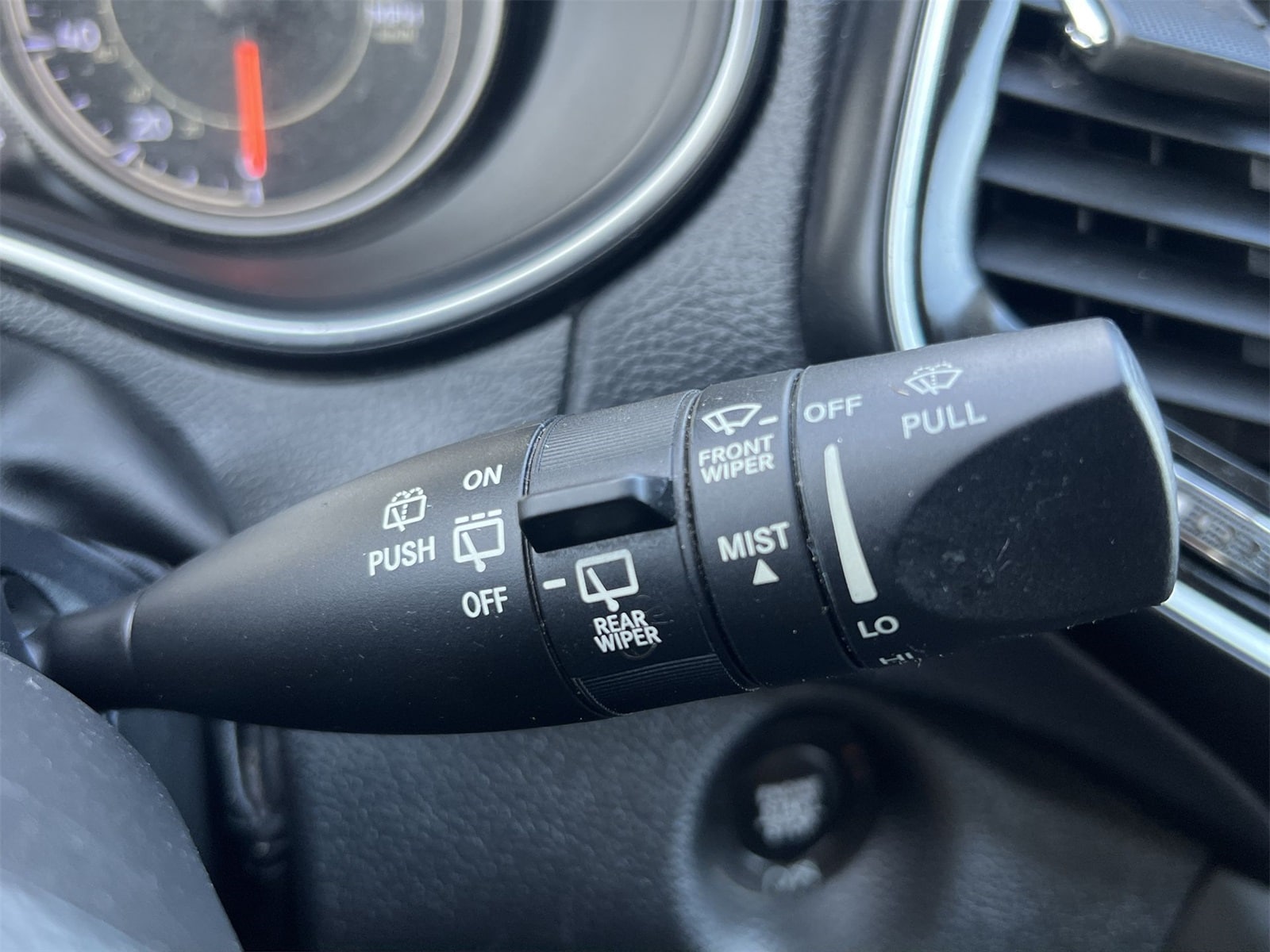 Thumbnail: 2019 Jeep Cherokee - 26