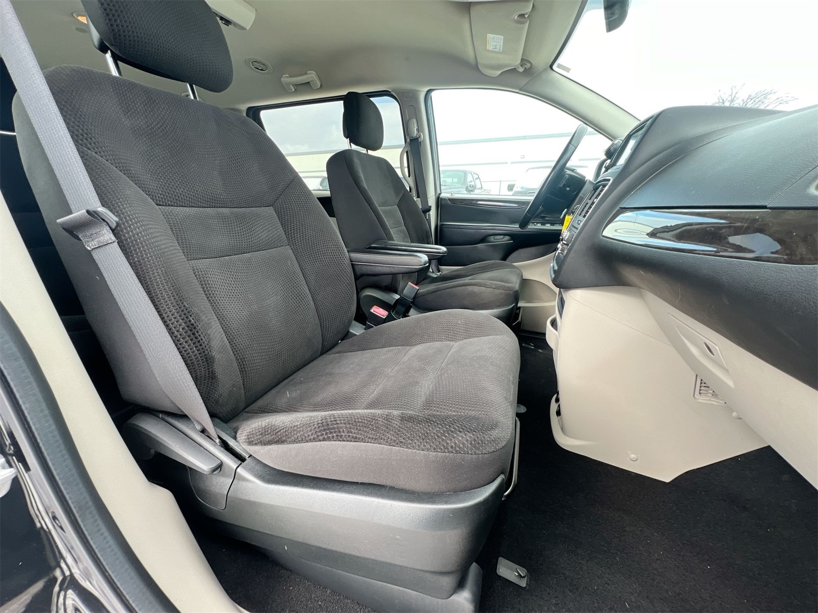 Thumbnail: 2018 Dodge Grand Caravan - 21