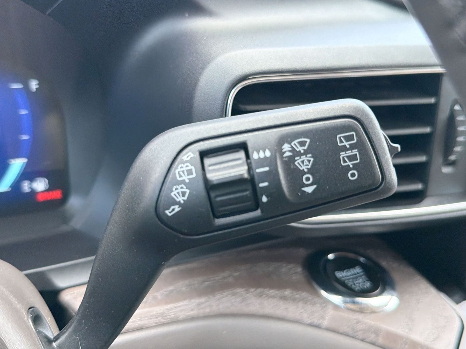 Thumbnail: 2023 Ford Explorer - 25