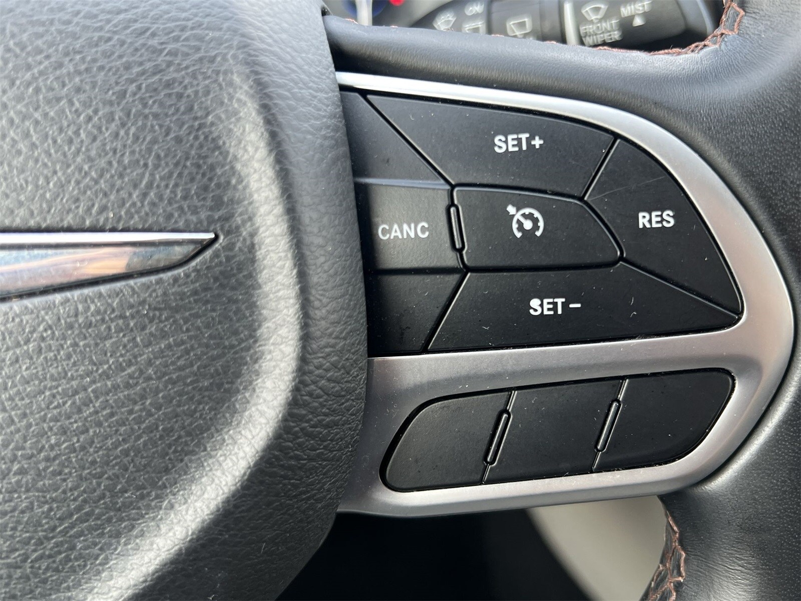 Thumbnail: 2018 Chrysler Pacifica - 25