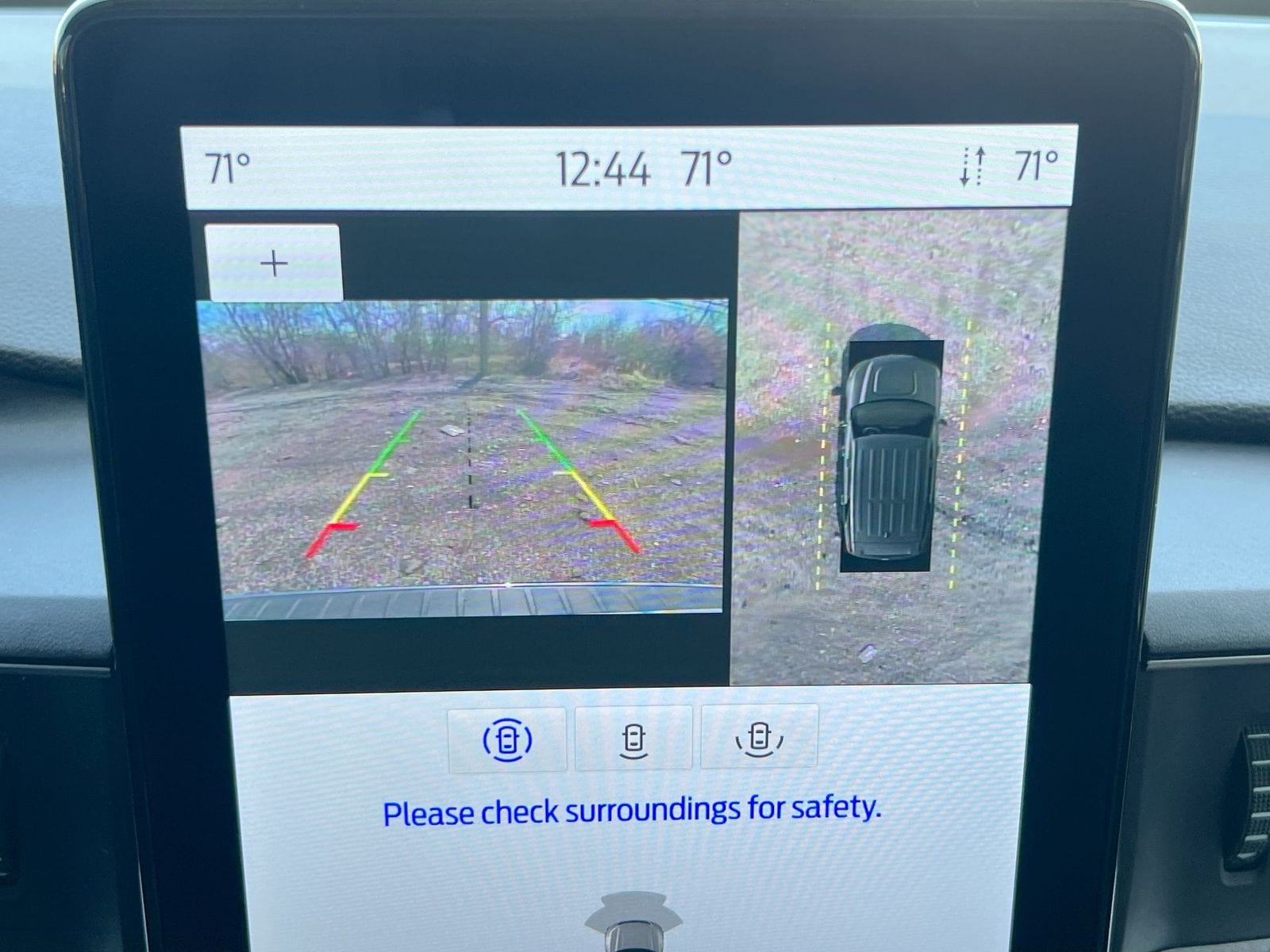 Thumbnail: 2023 Ford Explorer - 28