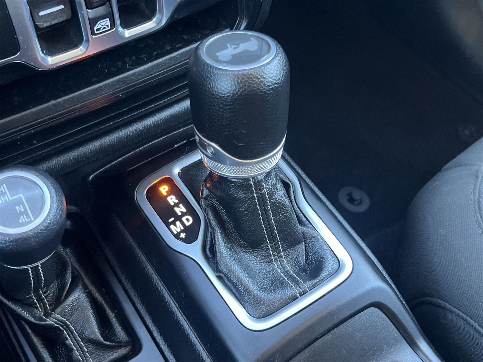 Thumbnail: 2020 Jeep Wrangler - 32