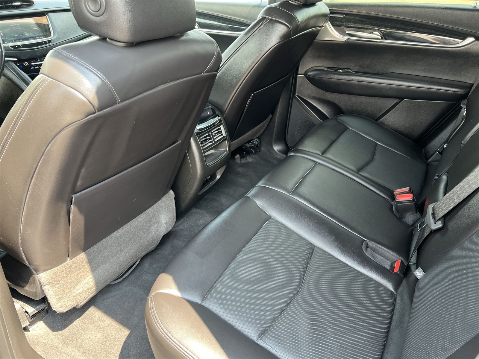 Thumbnail: 2023 Cadillac XT5 - 18