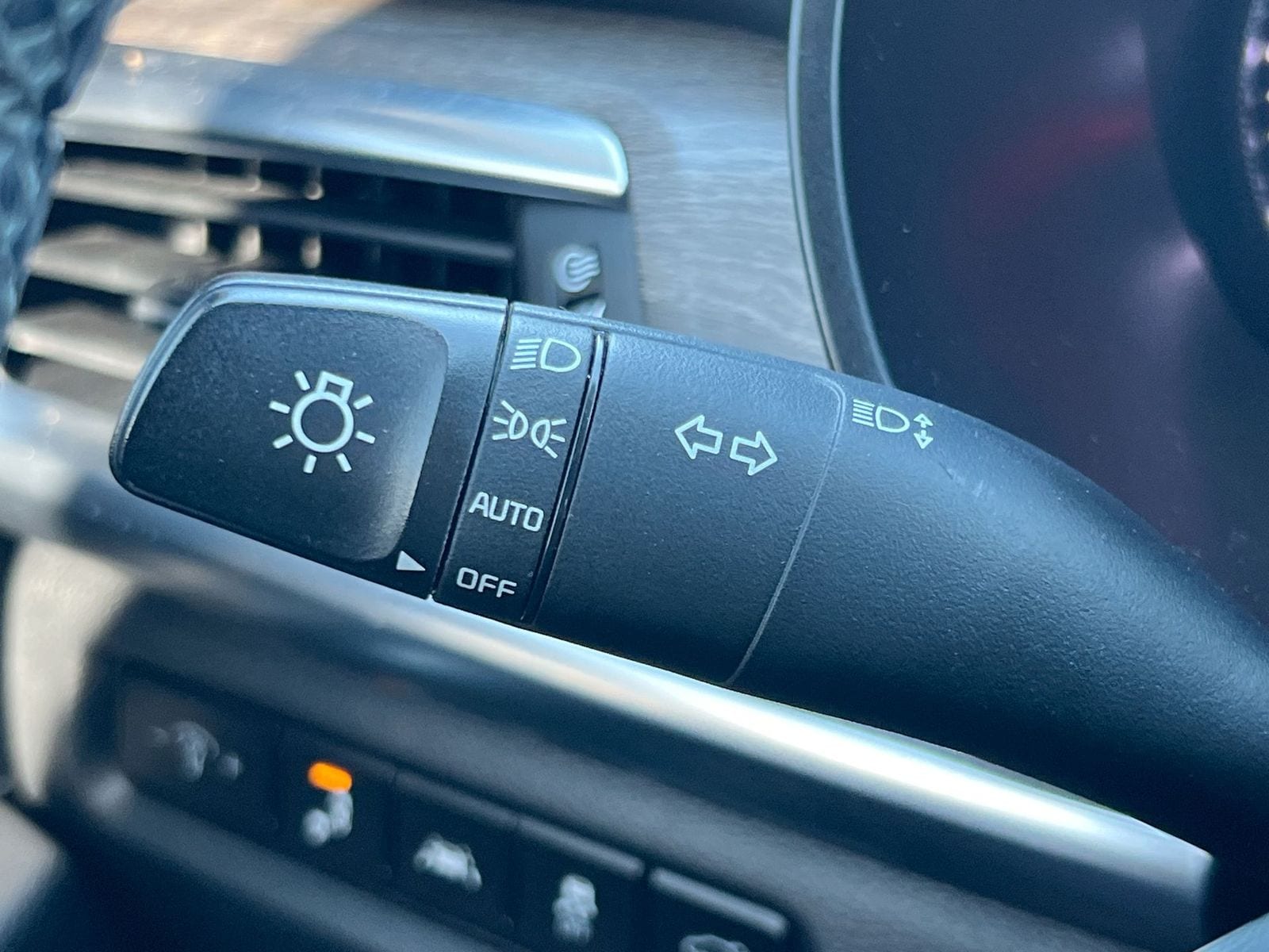 Thumbnail: 2020 Kia Telluride - 26