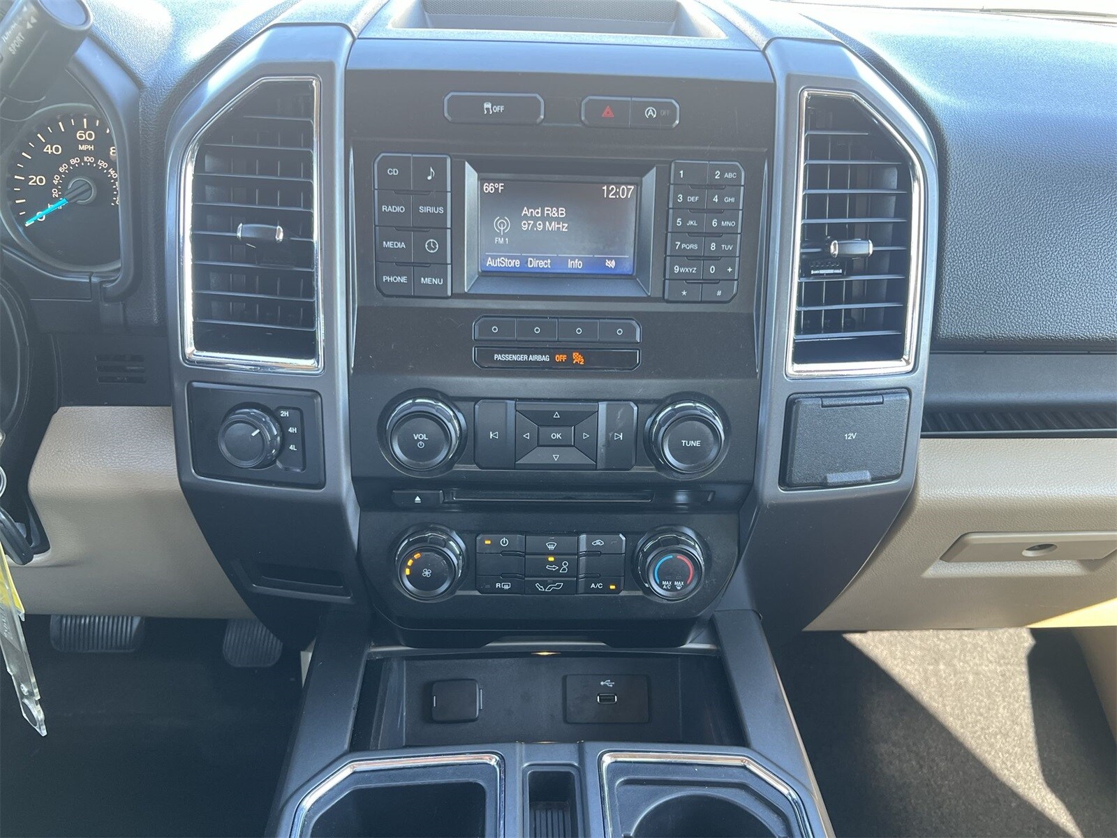 Thumbnail: 2016 Ford F-150 - 26