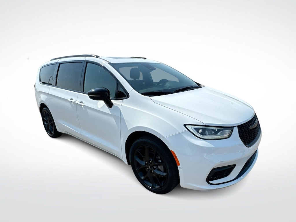 Certified 2023 Chrysler Pacifica Limited Minivan/Van