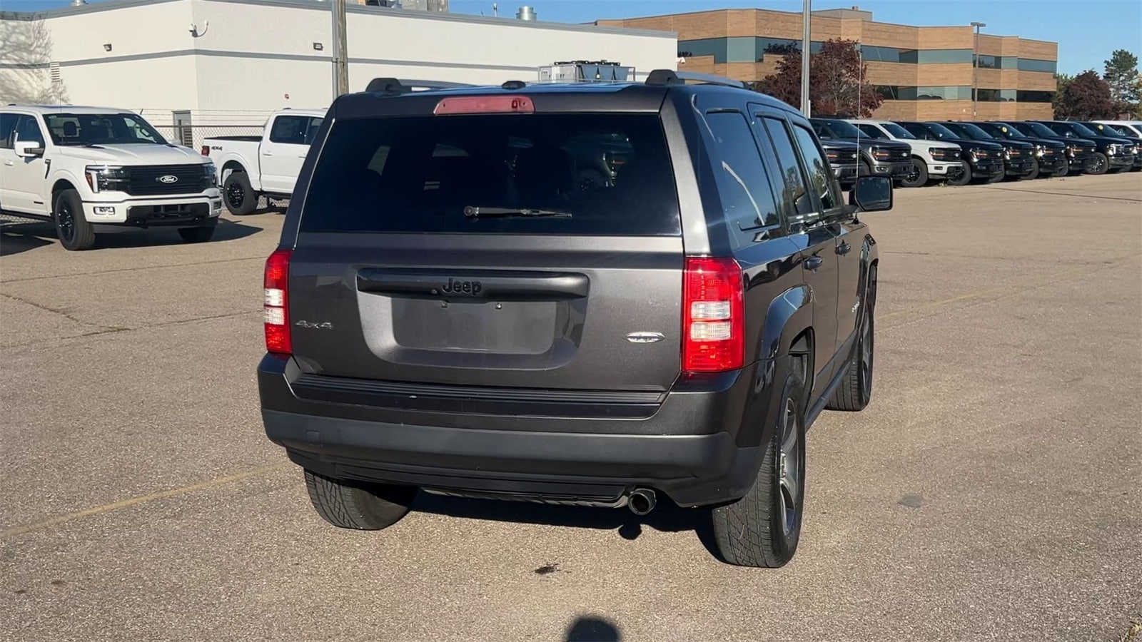 Thumbnail: 2016 Jeep Patriot - 7