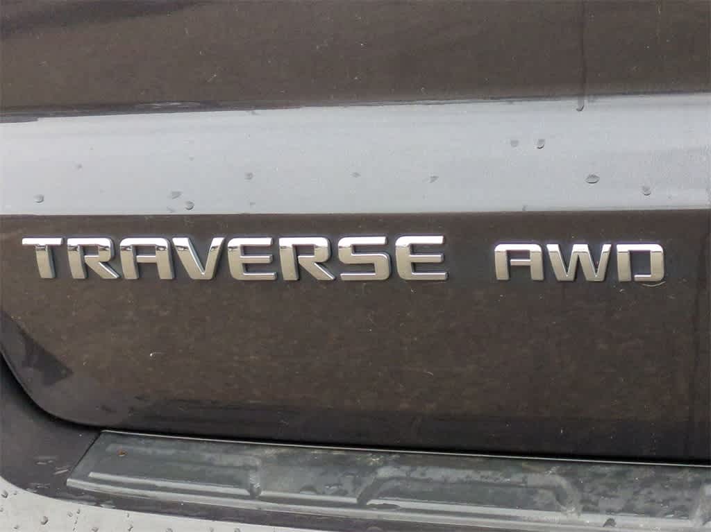2017 Chevrolet Traverse LT 13
