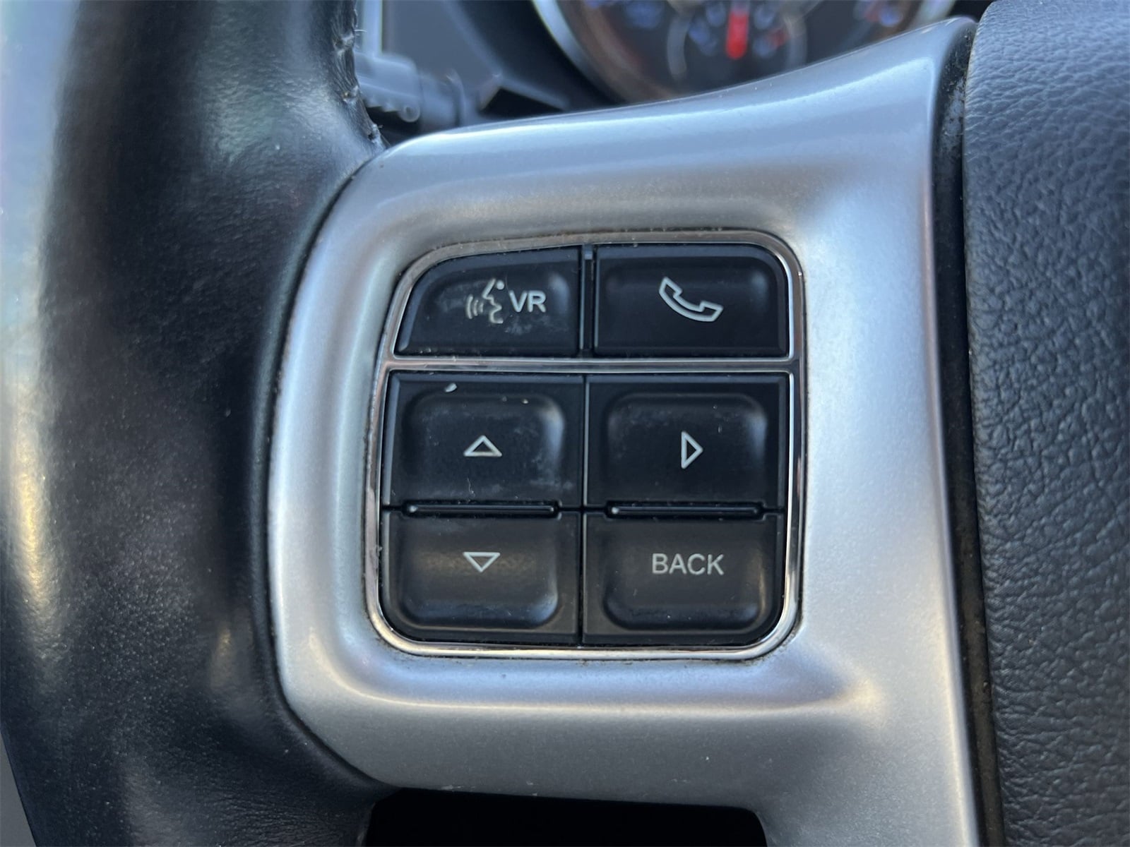 Thumbnail: 2015 Chrysler Town & Country - 22