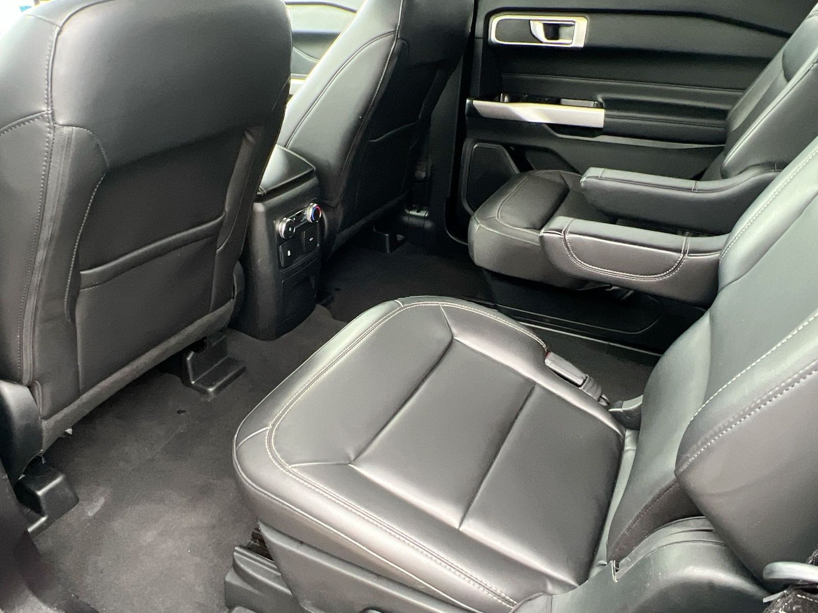 Thumbnail: 2022 Ford Explorer - 18