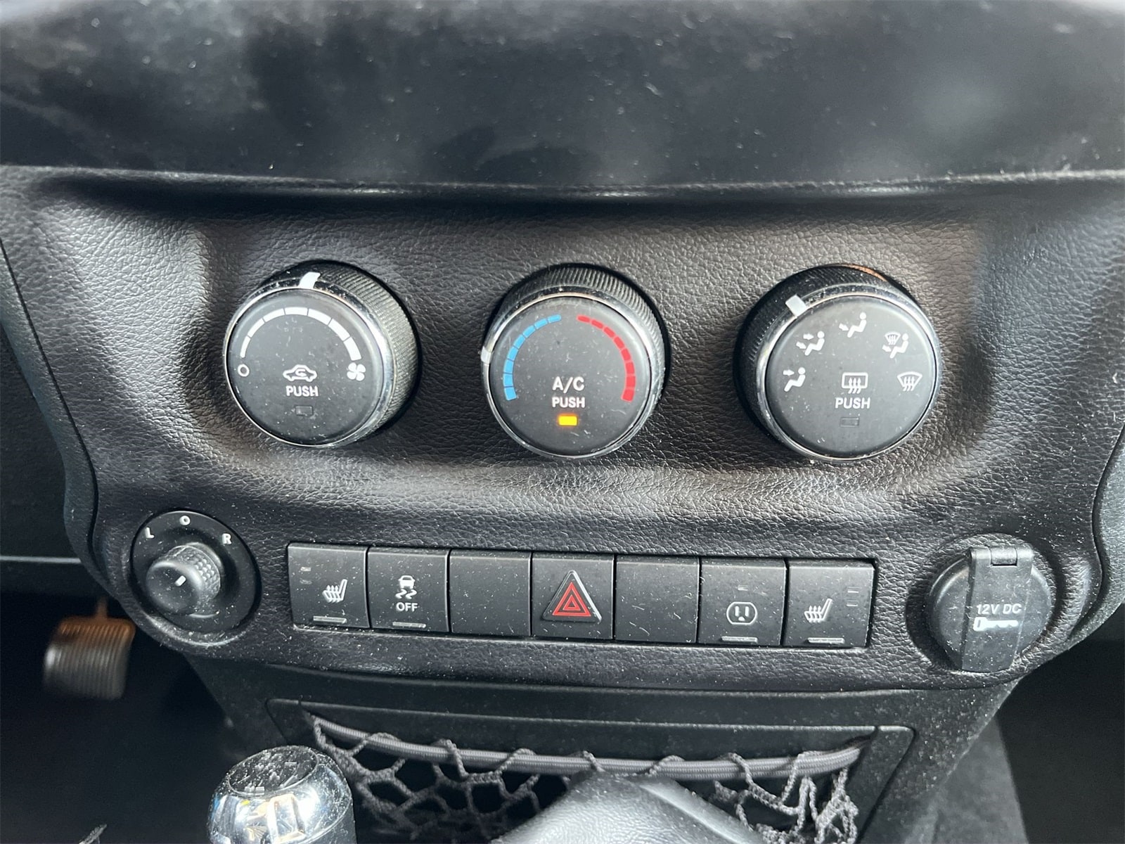 Thumbnail: 2017 Jeep Wrangler - 18