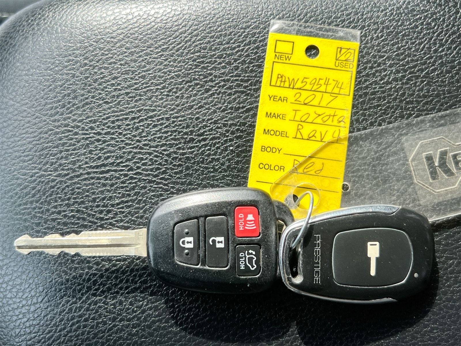 Thumbnail: 2017 Toyota RAV4 - 35