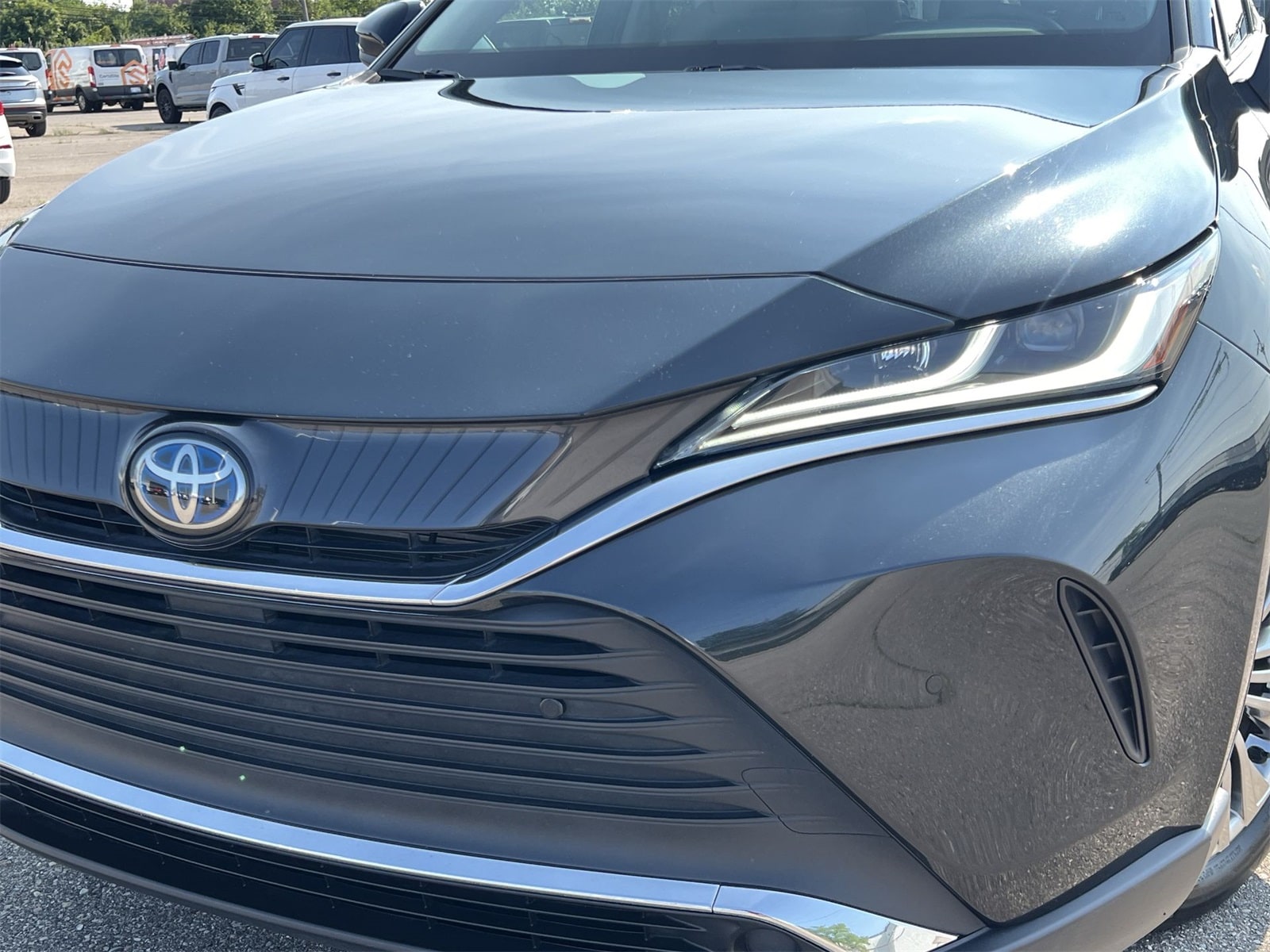 Thumbnail: 2021 Toyota Venza - 11