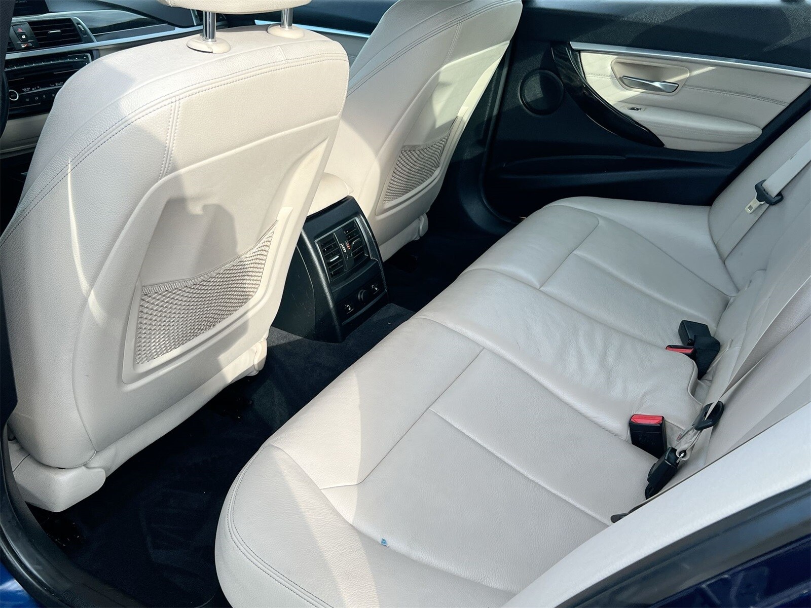 Thumbnail: 2017 BMW 3 Series - 20