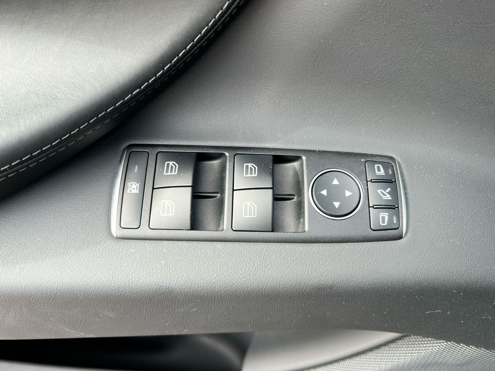 Thumbnail: 2017 Tesla Model X - 17