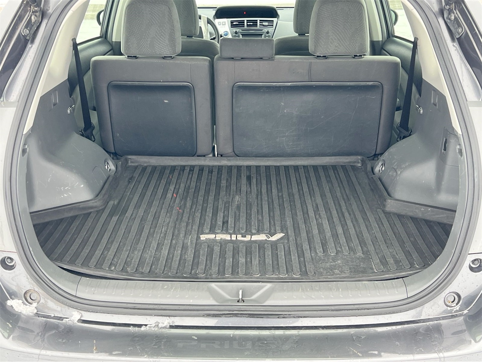 Thumbnail: 2014 Toyota Prius v - 34