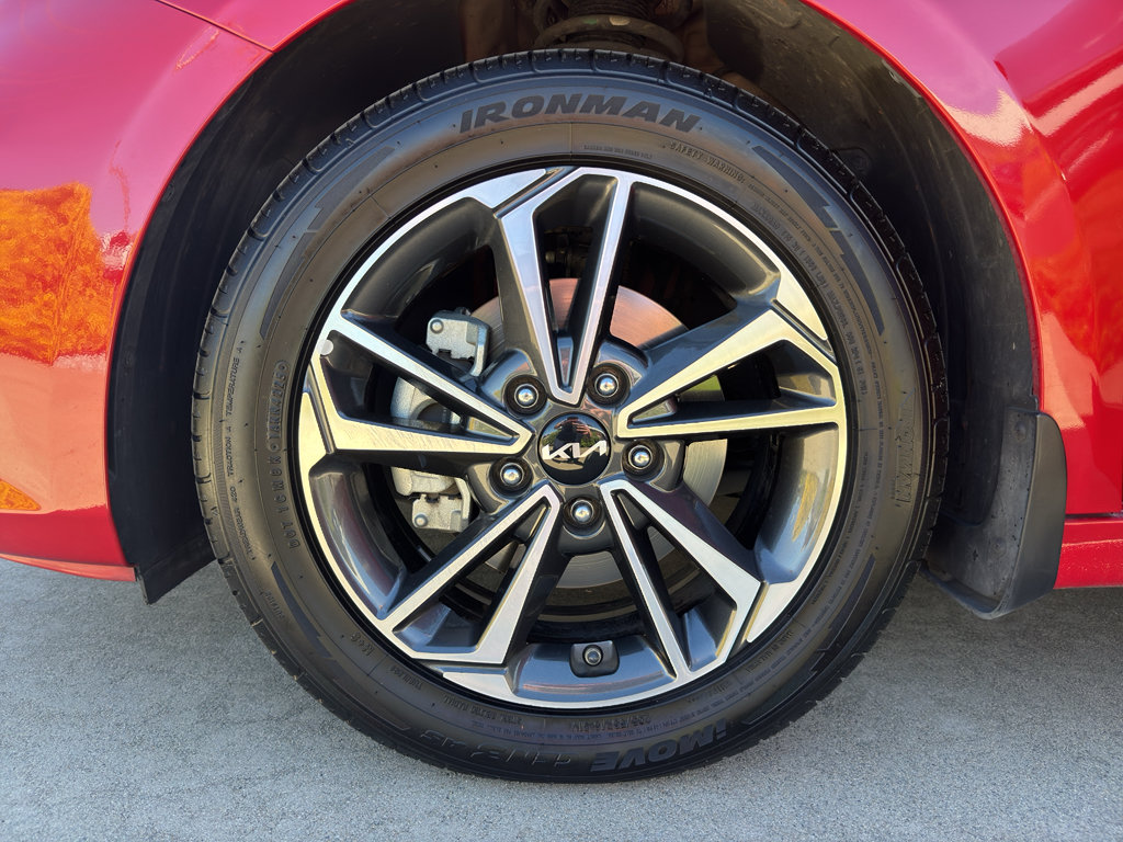 2024 Kia Forte LXS - Photo 21