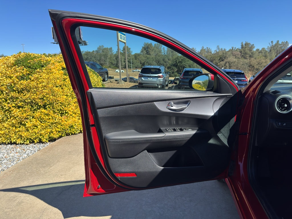 2024 Kia Forte LXS - Photo 15