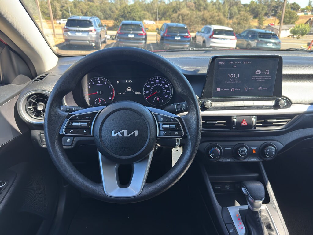 2024 Kia Forte LXS - Photo 9