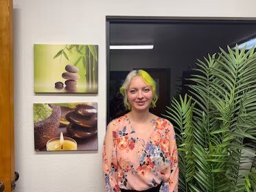 Staff member Maria from ID_f24435