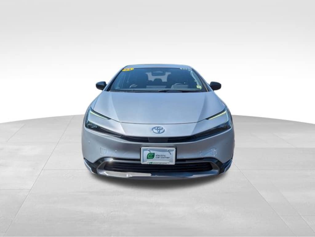 Used 2024 Toyota Prius LE Hatchback