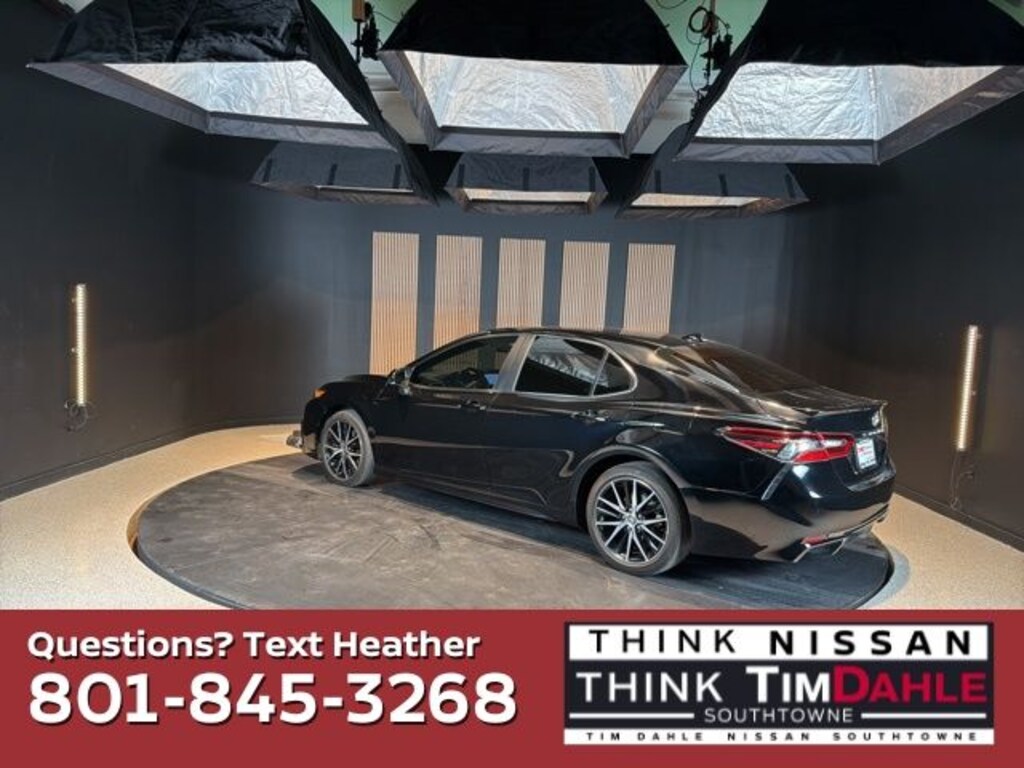 Used 2023 Toyota Camry SE Sedan