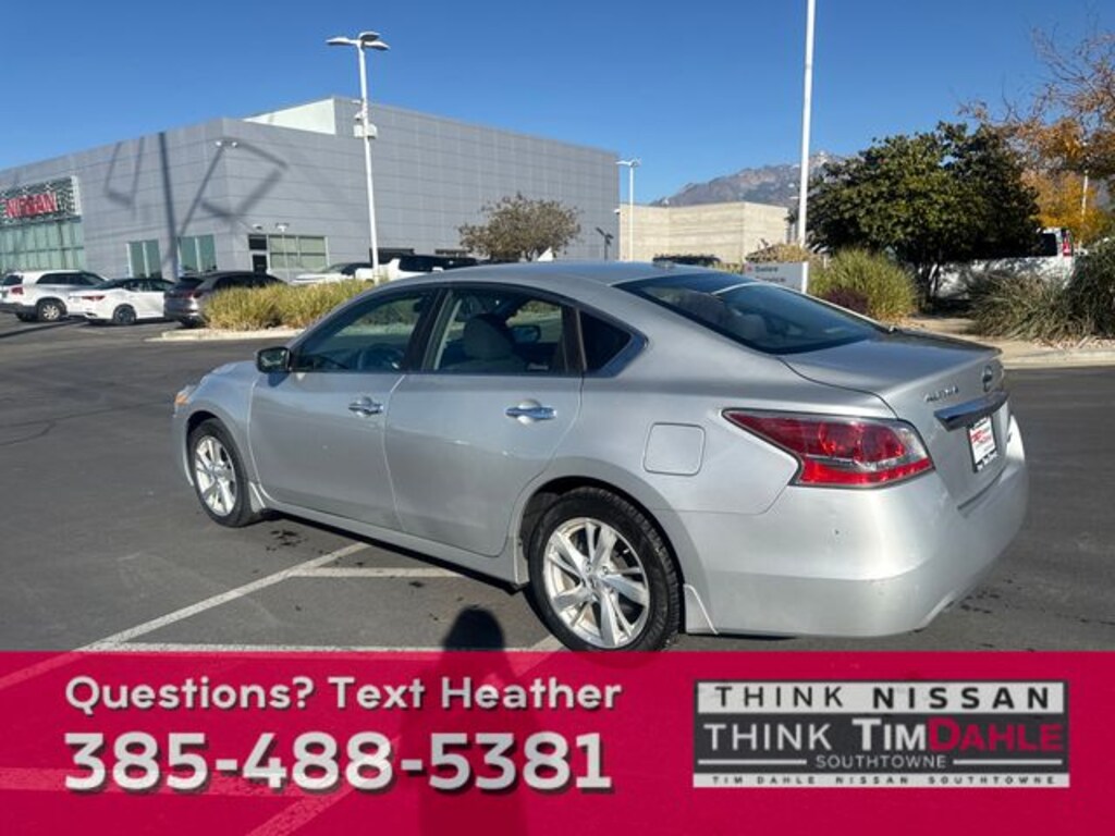 Used 2014 Nissan Altima 2.5 SV Sedan