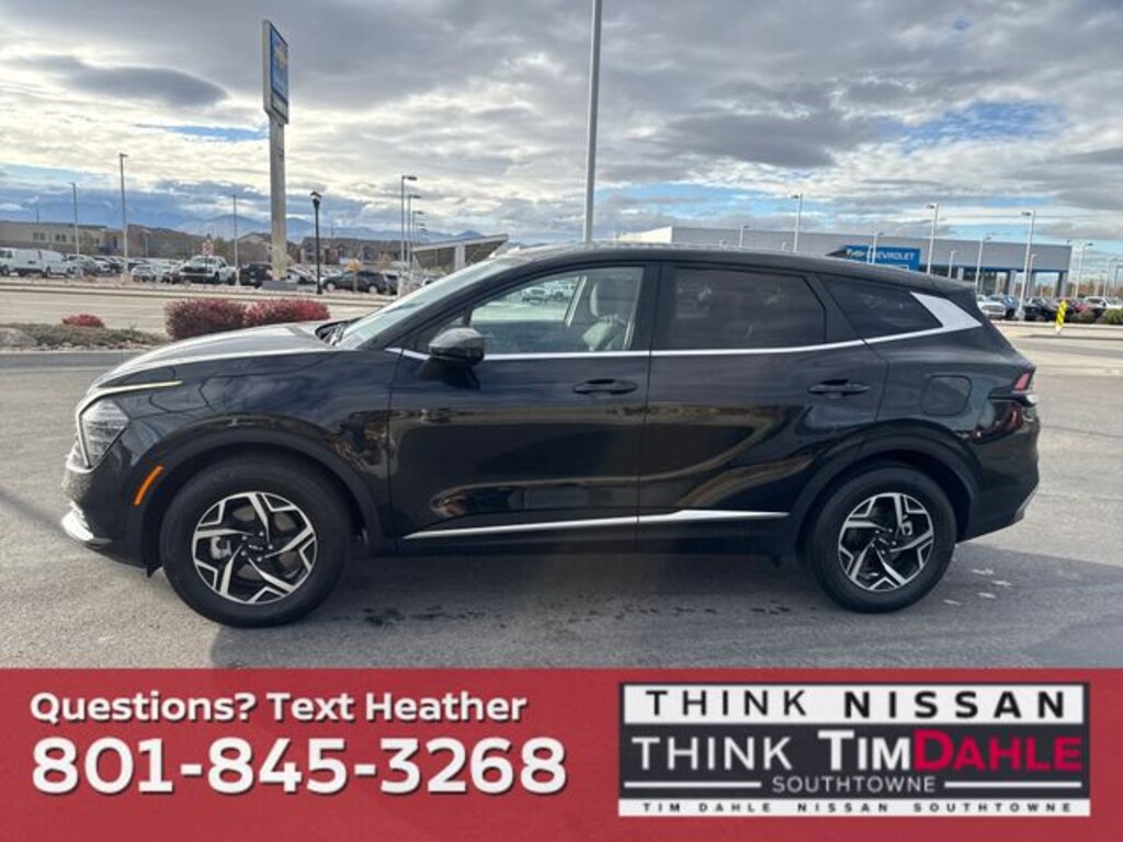 Used 2024 Kia Sportage LX SUV