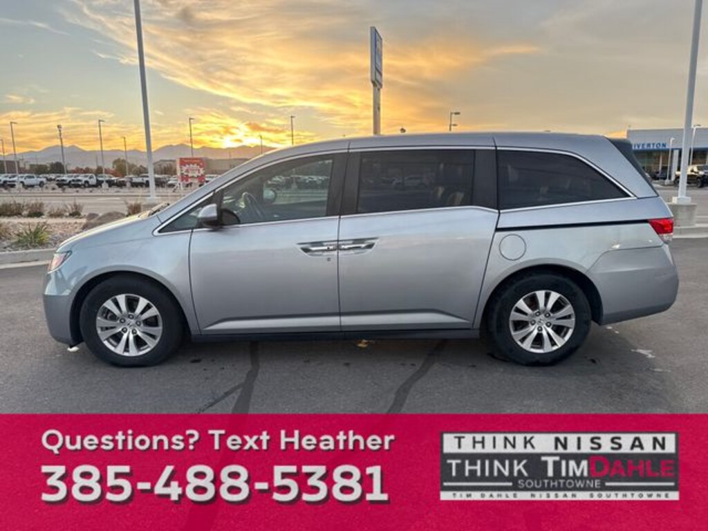 Used 2016 Honda Odyssey EX-L w/RES Van Passenger Van