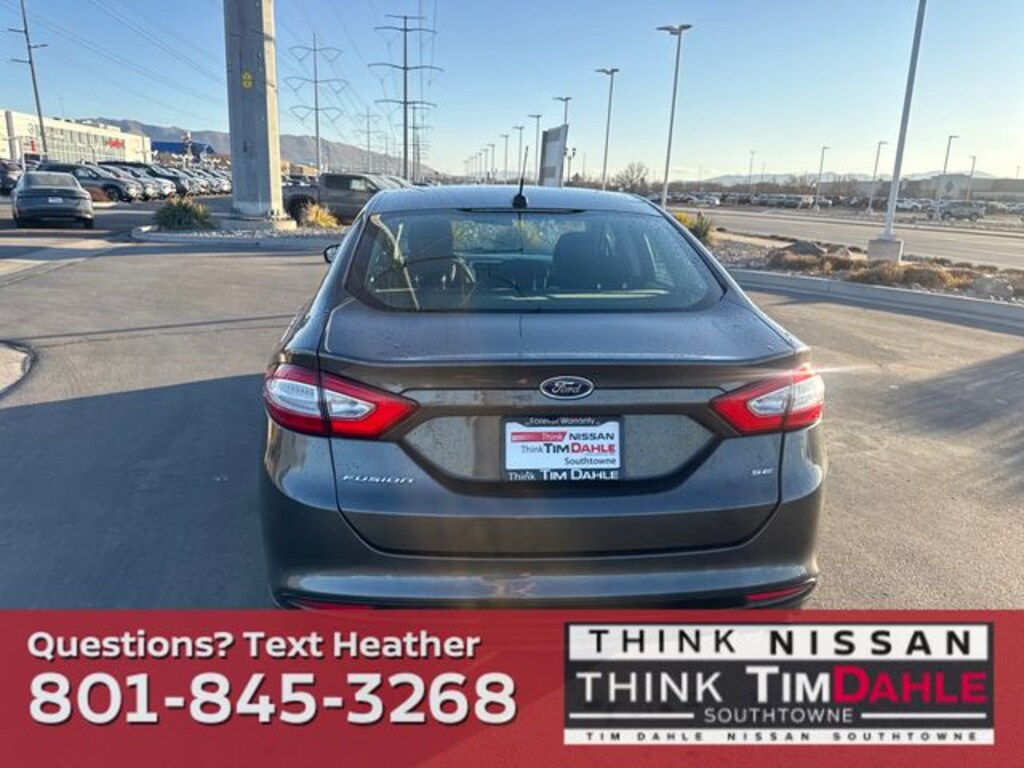 Used 2016 Ford Fusion SE Sedan