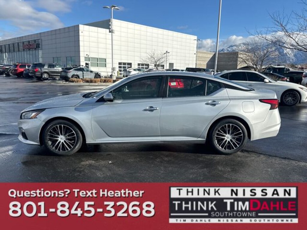 Used 2021 Nissan Altima 2.5 SV Sedan