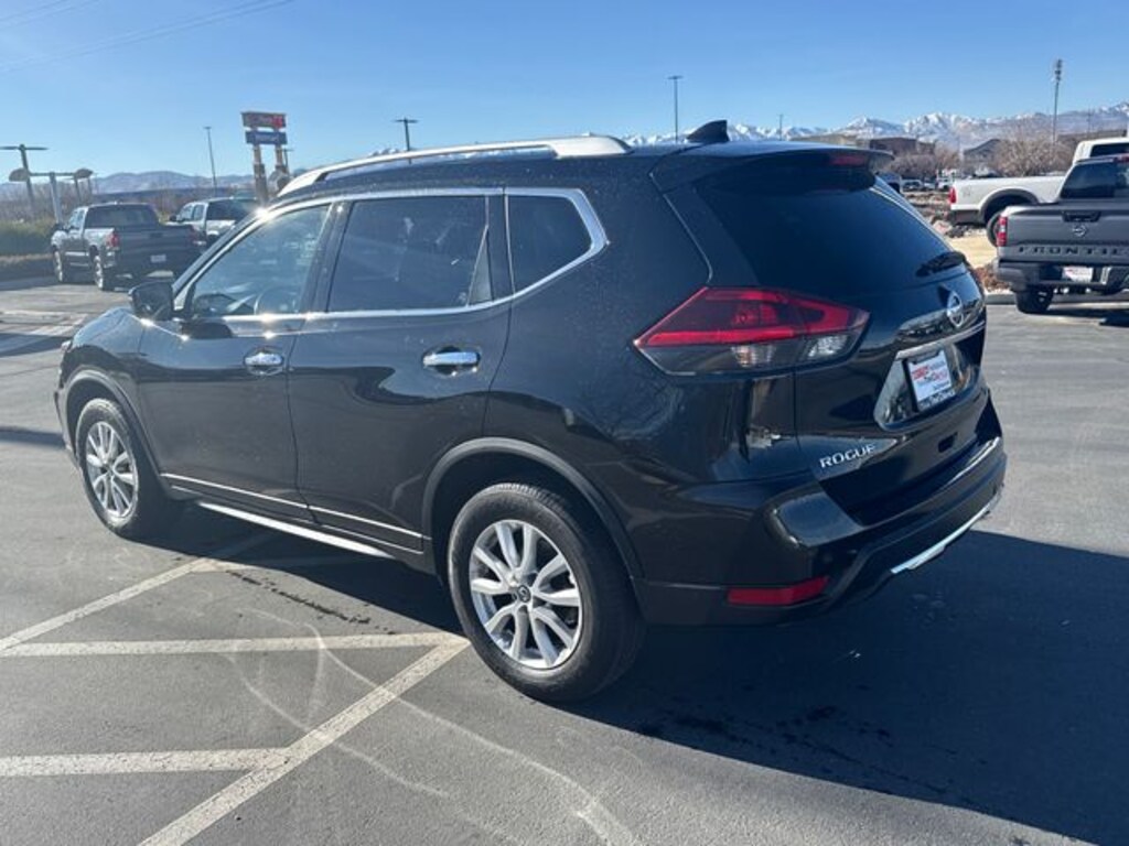 Used 2020 Nissan Rogue SV SUV