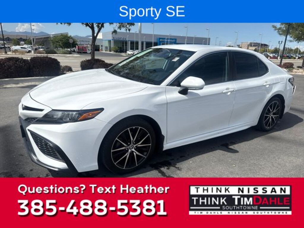 Used 2022 Toyota Camry SE Sedan