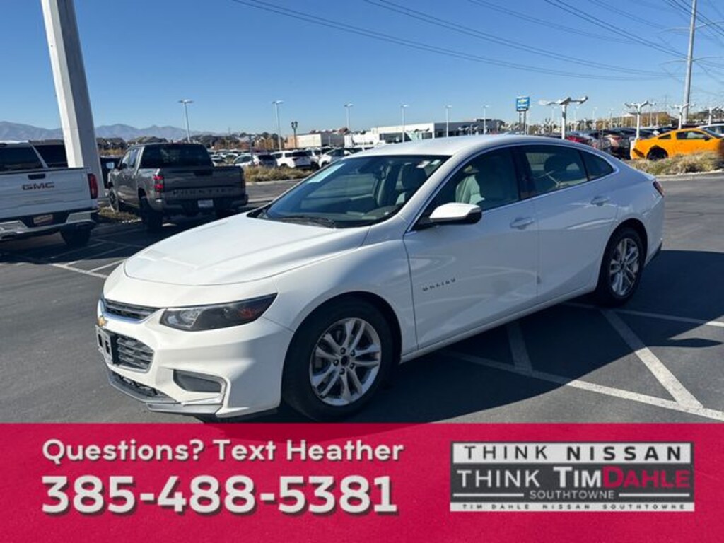 Used 2017 Chevrolet Malibu LT w/1LT Sedan