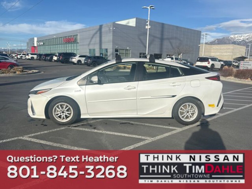 Used 2022 Toyota Prius Prime XLE Hatchback