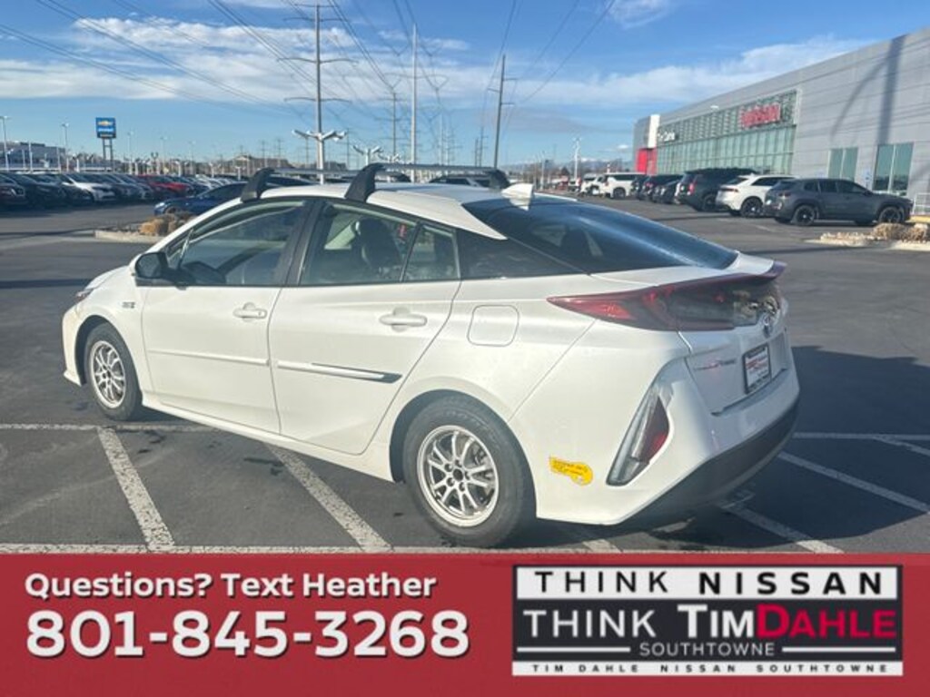 Used 2022 Toyota Prius Prime XLE Hatchback