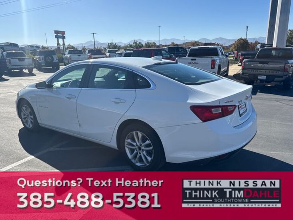Used 2017 Chevrolet Malibu LT w/1LT Sedan