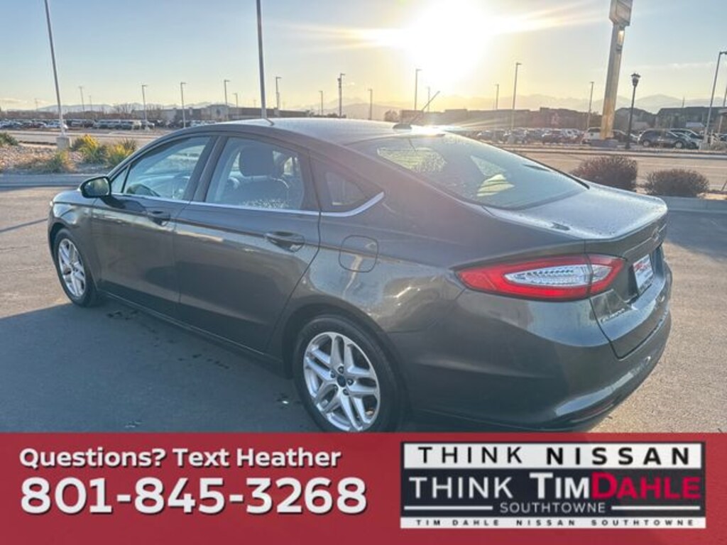 Used 2016 Ford Fusion SE Sedan