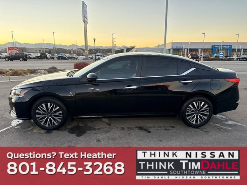 Used 2023 Nissan Altima 2.5 SV Sedan